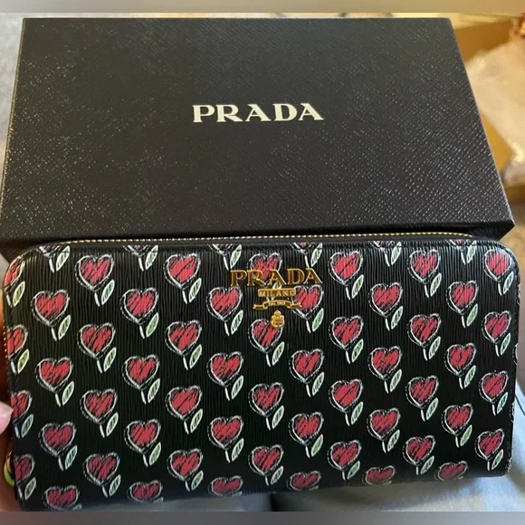 Authentic Prada Wallet - Picture 4 of 4